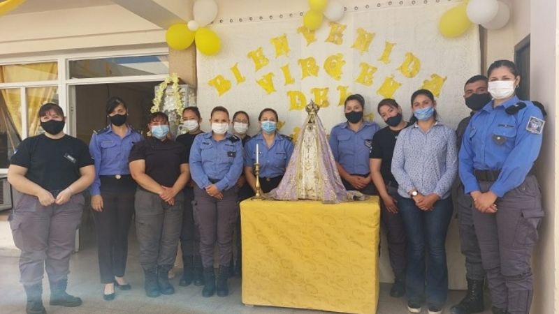 Emotiva visita de la Virgen del Valle a las cárceles de varones y de mujeres