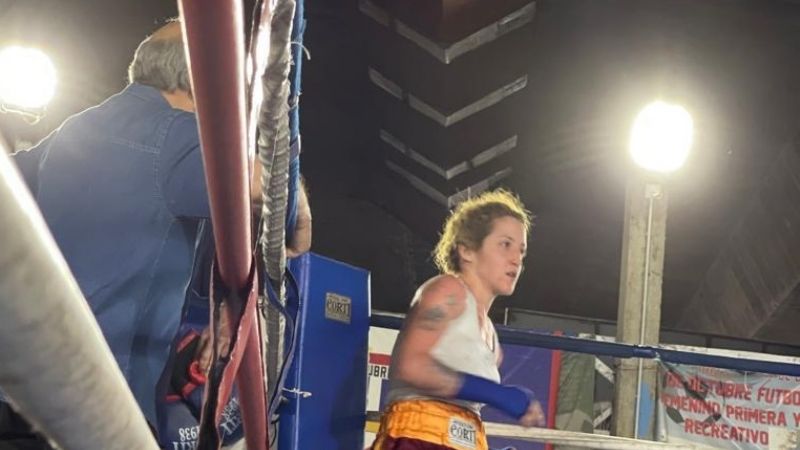 A las “piñas”, Mora Amado se abre paso al profesionalismo