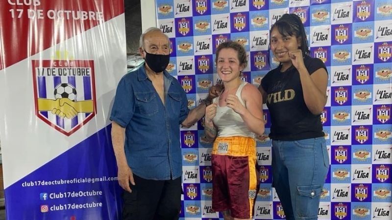 A las “piñas”, Mora Amado se abre paso al profesionalismo