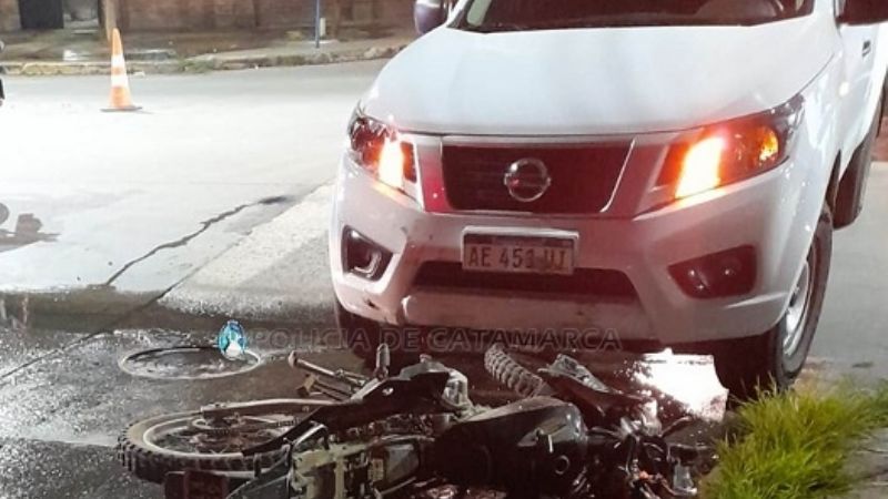 Mujer sufrió golpes y lesiones tras un choque