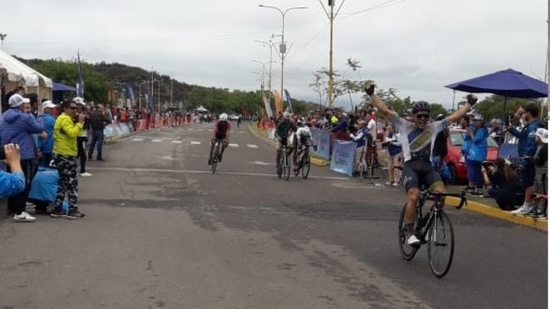 El “cata” Tapia ganó la 3ra. y Pimentel se quedó con “la Vuelta”