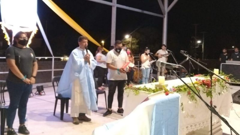 Caravana de la Virgen del Valle y Santa Misa en el Polideportivo en Recreo