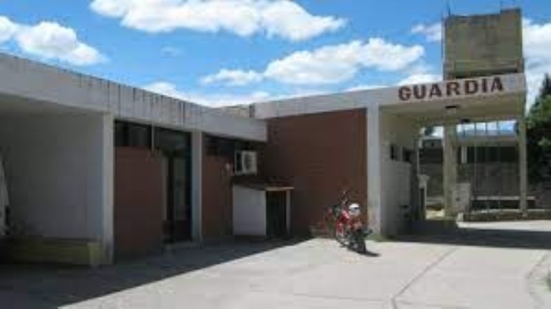 Motociclista impactó contra un montículo de tierra