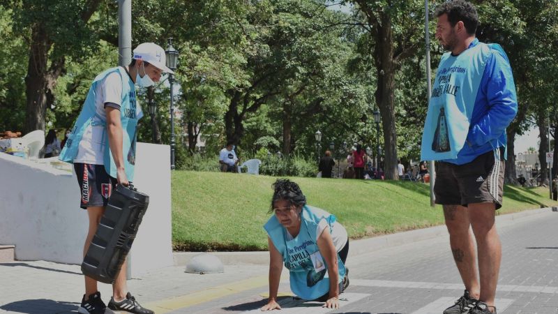 Santiagueños se rinden a los pies de la Virgen