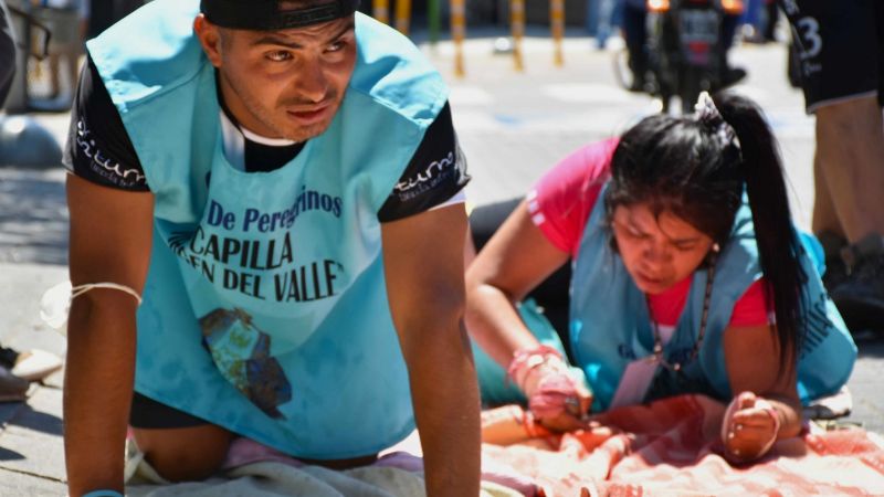 Santiagueños se rinden a los pies de la Virgen