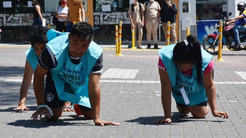 Santiagueños se rinden a los pies de la Virgen