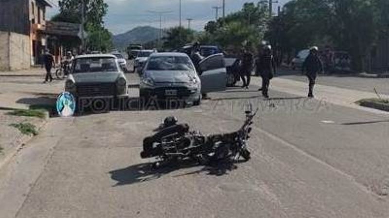 Violento choque dejó dos jóvenes heridos