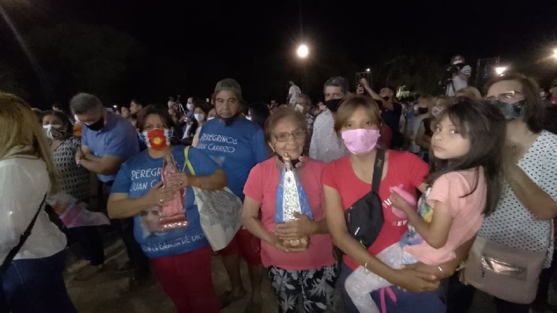 Multitudinario homenaje de las familias a la Virgen