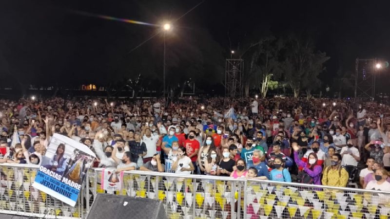 Magistral ofrenda artística en el Parque Adán Quiroga
