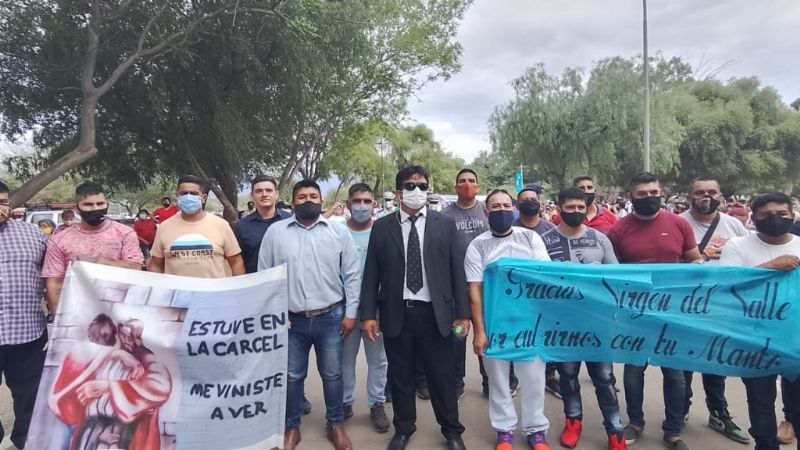 La Pastoral Carcelaria con internos de la cárcel en la Procesión de la Virgen