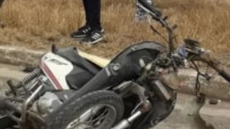 Falleció adolescente que chocó contra un poste