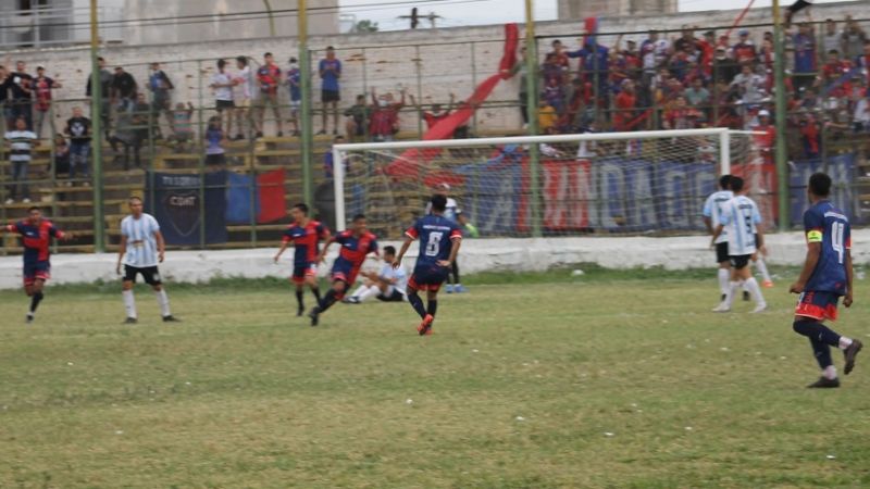 “Hat-trick” de Herrera para la goleada 3-0 de “Tesho” a Racing