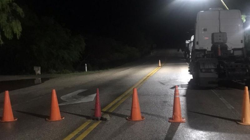 Por derrumbe, interrumpen el tránsito en Quebrada de Belén