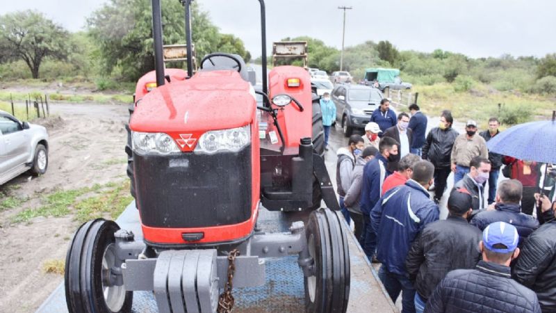 Inauguraron el nuevo puente canal que garantiza agua de riego