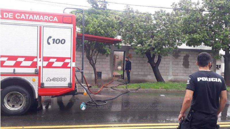 Policía salvó a una abuela y sus nietos de un incendio