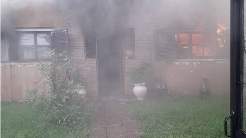 Policía salvó a una abuela y sus nietos de un incendio