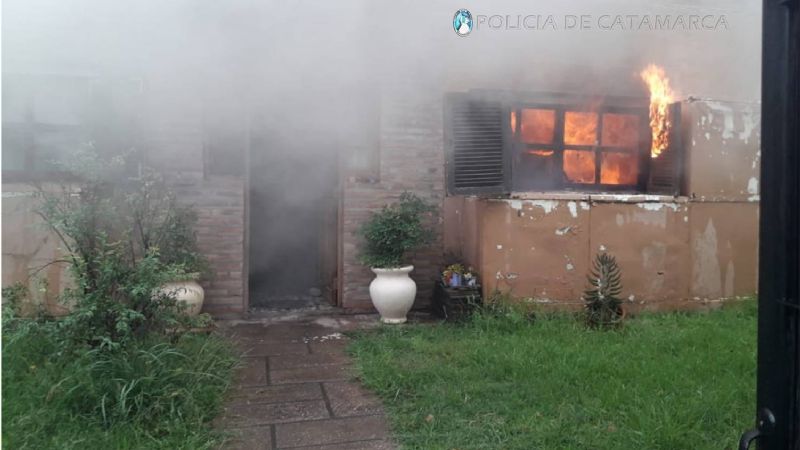 Policía salvó a una abuela y sus nietos de un incendio