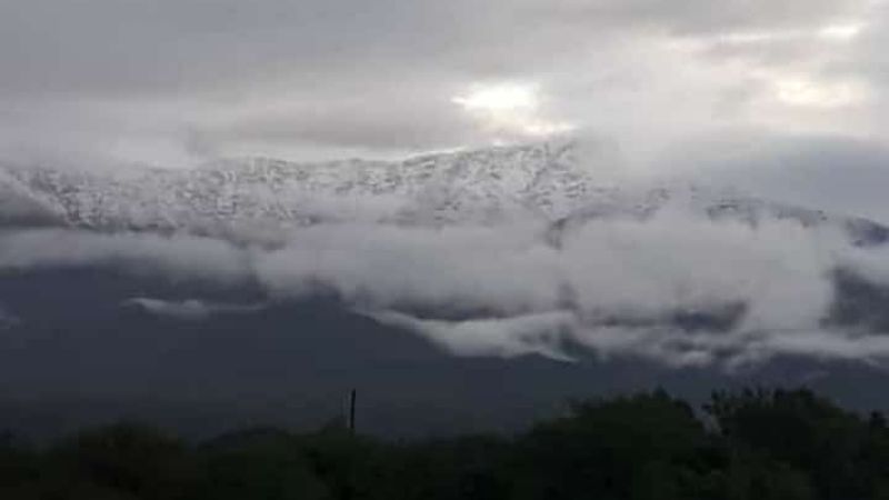 Los cerros de Pomán amanecieron nevados