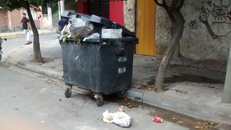 Denuncian que encontraron un feto en un contenedor