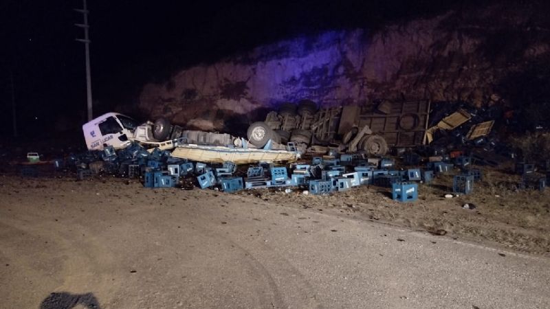 Impresionante vuelco de un camión en La Merced