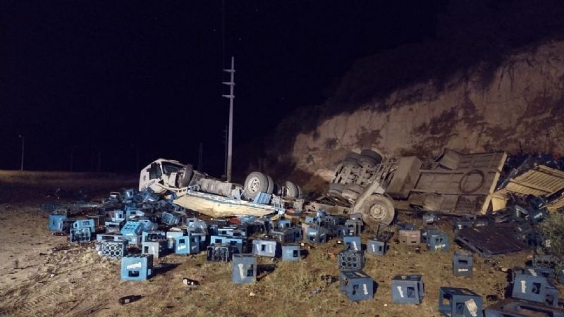 Impresionante vuelco de un camión en La Merced