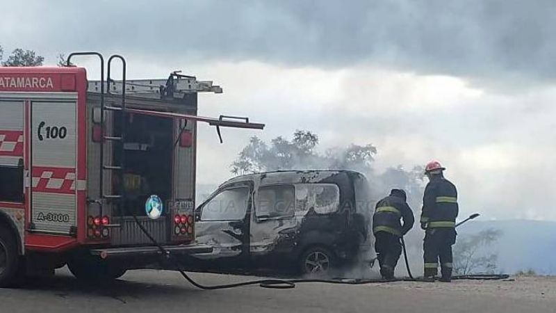 Se prendió fuego una camioneta en la Cuesta El Portezuelo