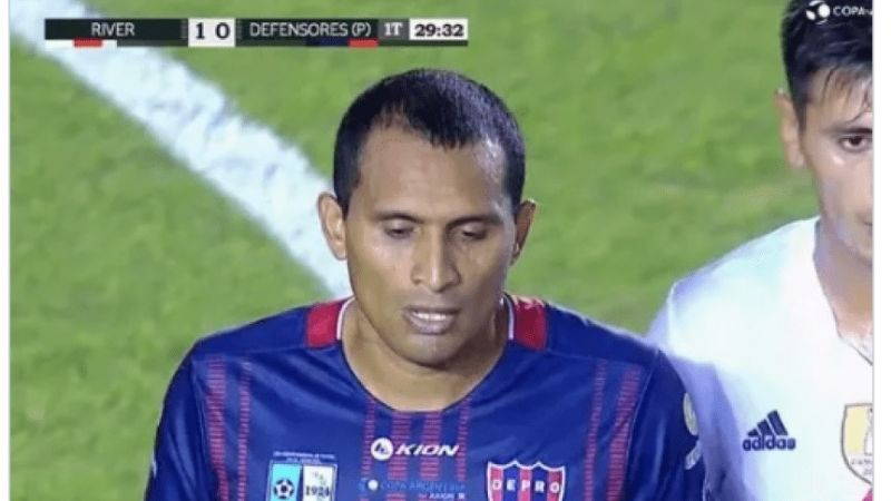 Cargadas por el gol mal anulado al “Depro” ante River
