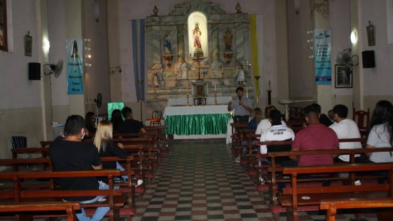 Los jóvenes de Eslabón se preparan para iniciar su labor