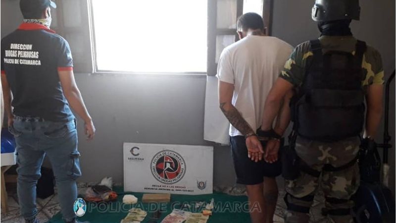 Secuestran casi un kilo de marihuana, medio de cocaína y 180 mil pesos