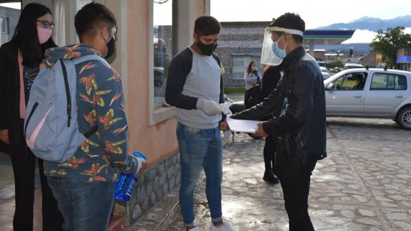 Estudiantes santamarianos rindieron examen para Medicina