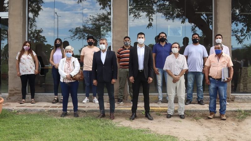 Gobierno hizo entrega de ayudas económicas a cooperativas