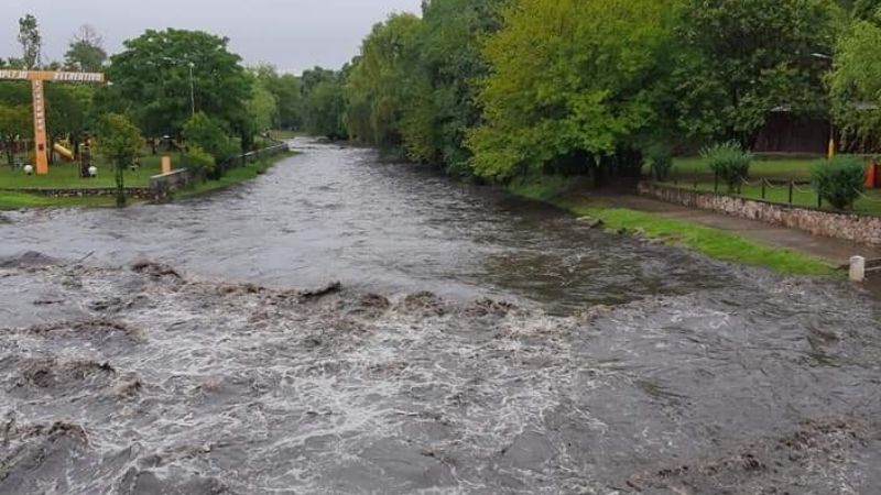 Guayamba bajo el agua tras una torrencial lluvia