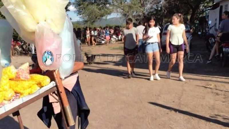 Policías desalojaron un campeonato de fútbol con 350 personas