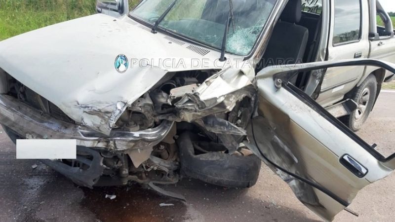 Un camión y una camioneta chocaron en la Ruta Nacional N°64