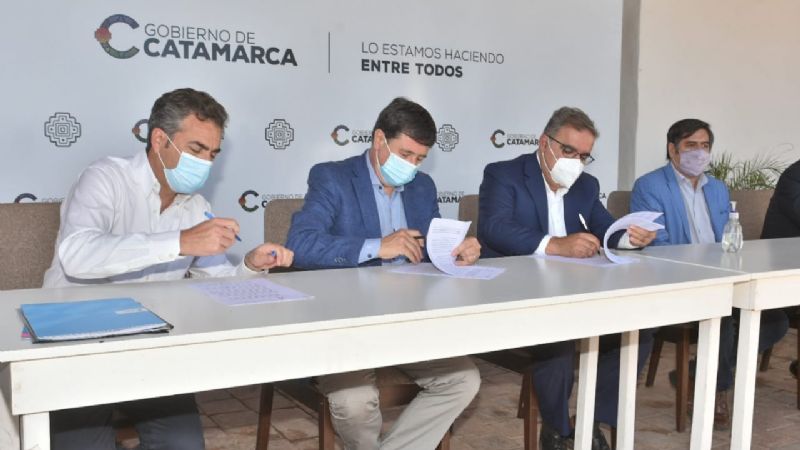 Arroyo y Jalil anunciaron un 50% más en las tarjetas Alimentar