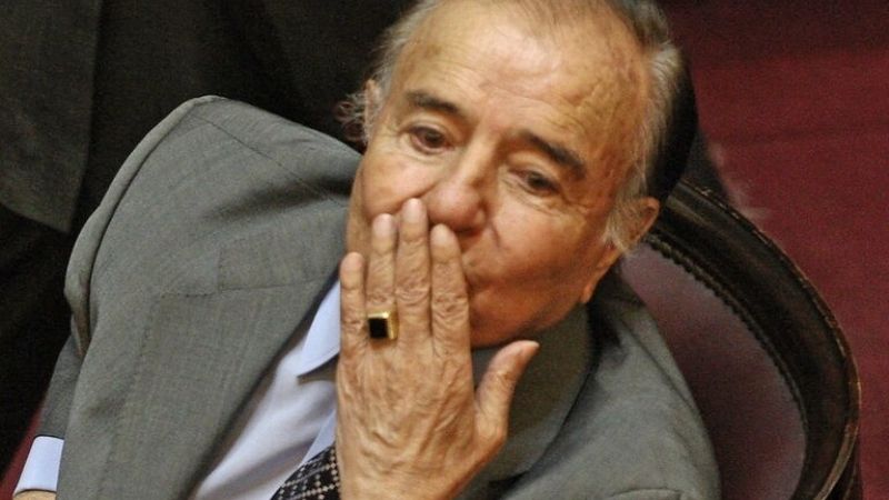 Ofrecen recompensa de $200.000 por el anillo de Menem