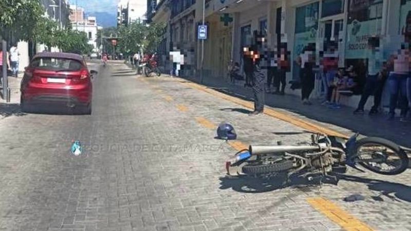 Mujer lesionada en un siniestro vial