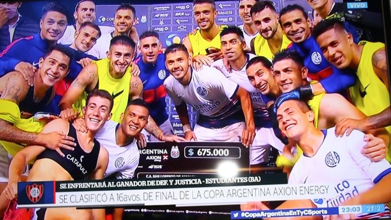 San Lorenzo goleó a Liniers, con dos de Oscar Romero