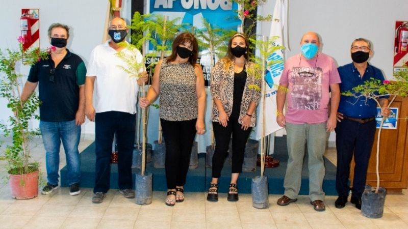 Donación de plantas a la APUNCa