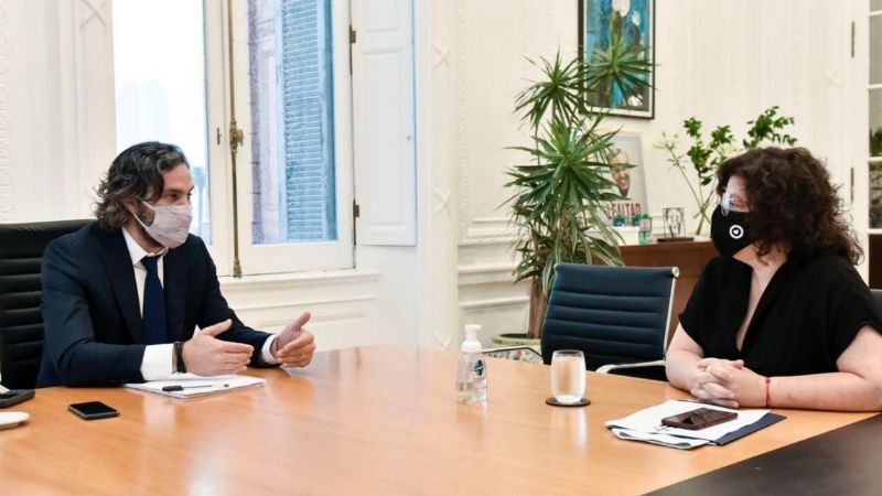 Vizzotti: "No hay un vacunatorio VIP"