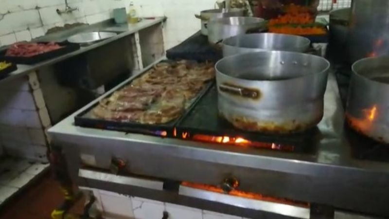 Plaga de cucarachas y elementos sin funcionar en el hospital