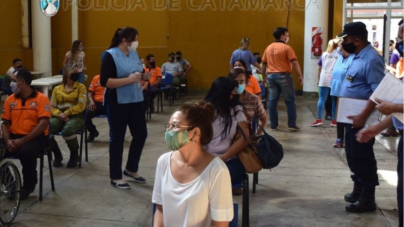 Operativo de seguridad por la vacunación a adultos mayores