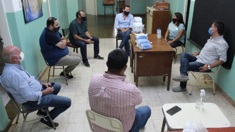 Entrega de kits sanitarios para APANE