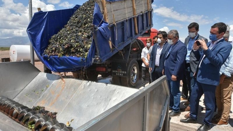 Jalil inauguró dos mosteras y anunció un paquete de inversión para la industria