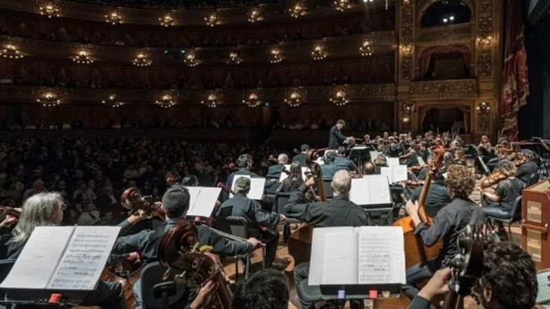 El Teatro Colón reabre sus puertas con una gran gala