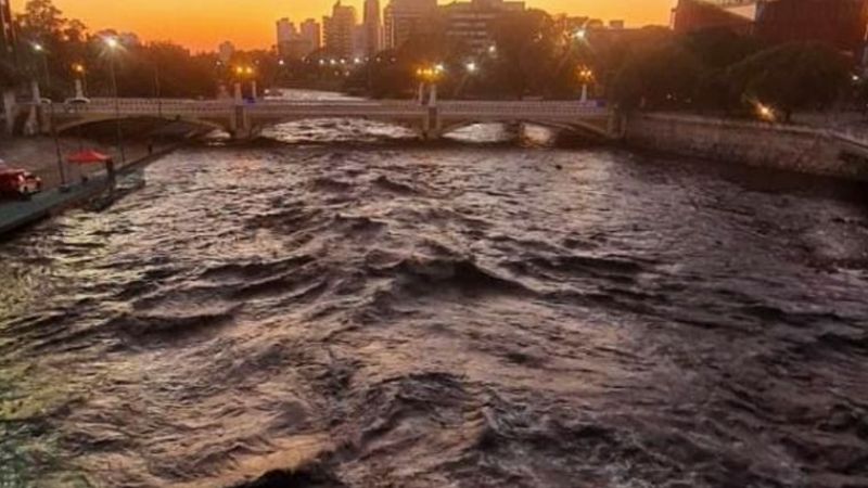 Impactante crecida del río Suquía