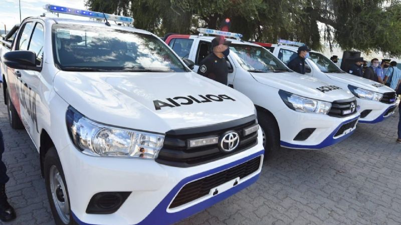 Jalil entregó nuevas unidades móviles para Salud y Seguridad