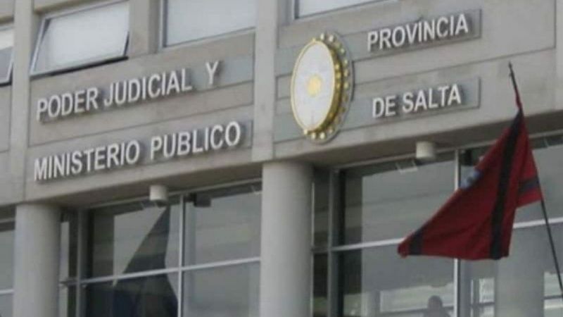 Condenan a profesor por "tocamientos indebidos" a tres alumnas