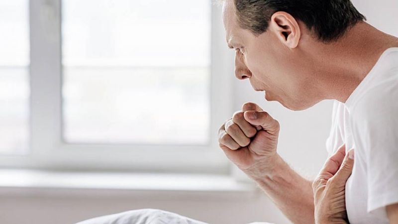 Uno de cada 10 infectados tiene síntomas 3 meses después del alta