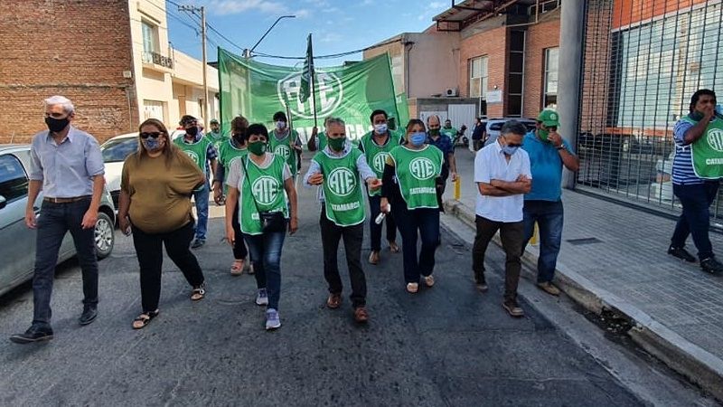 Movilización de gremios por un aumento superior al del Gobierno